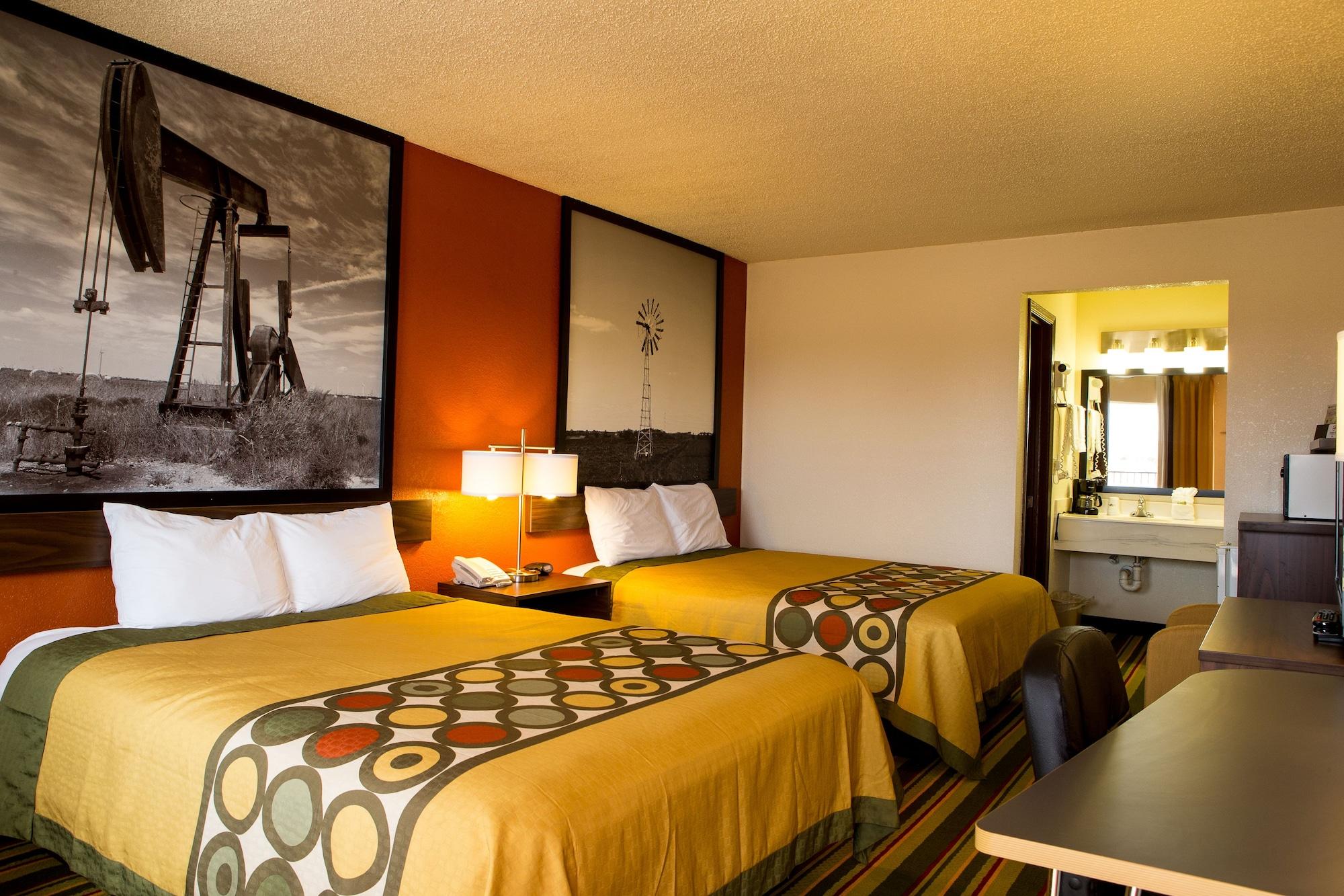 Super 8 By Wyndham Woodward Hotel Екстериор снимка